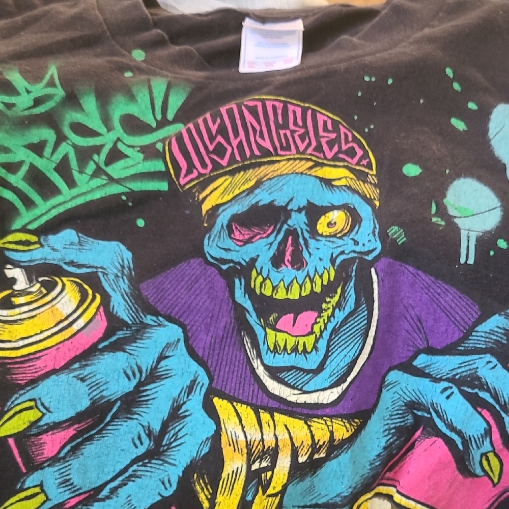 Graphic Tee with Colorful Skeleton Design Mens Xl rare